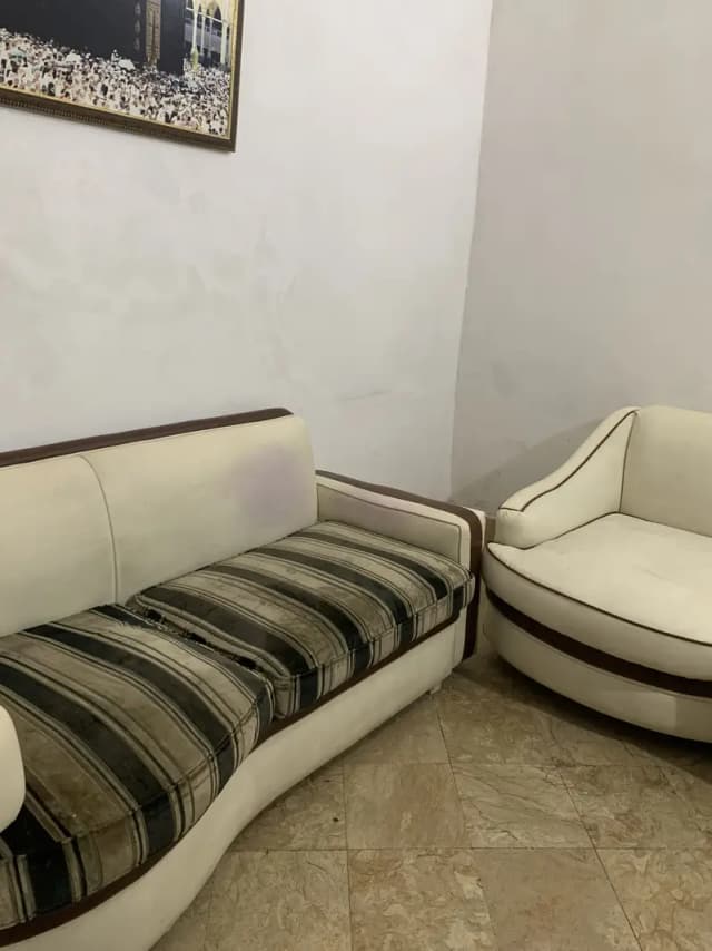 Beautiful 5 Seater Sofa Set | 3+2 Sofa | Used | Good Condition