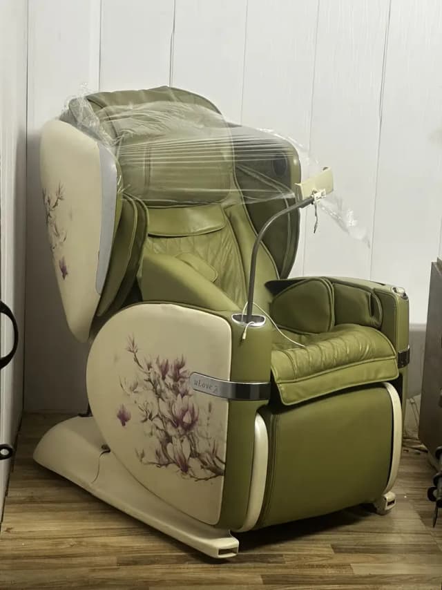 OSIM Ulove 2 massage chair