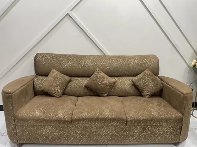 5 seater Sofa (3+1+1) and Center Table