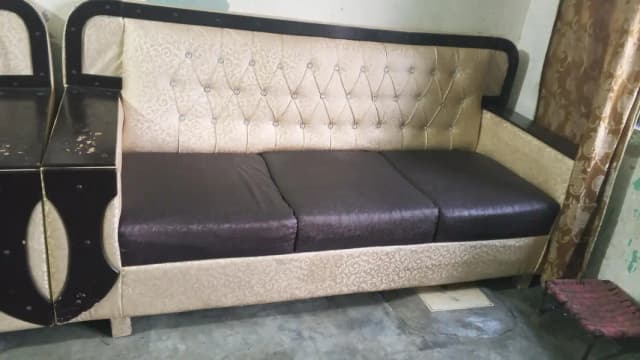 3 seater sofa for sale in good condition