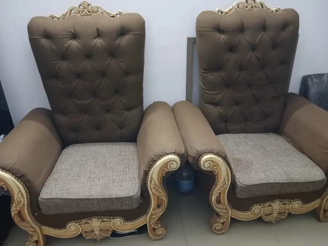 CROWN FANCY SOFA 1+1 SEATER FOR SALE IN BEST PRICE.