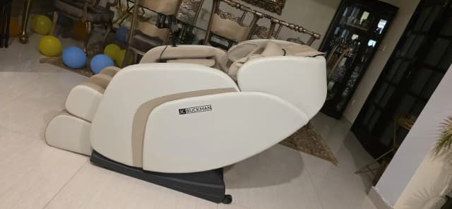 JC BUCKMAN IndulgeUS massage unit