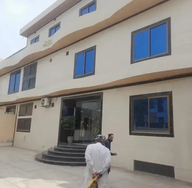 2 Kanal Commerical Coner Building For Rent With Basment