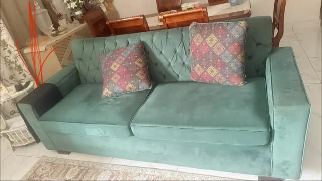 5 Seater Sofa Set – Excellent Condition orginal molty foam