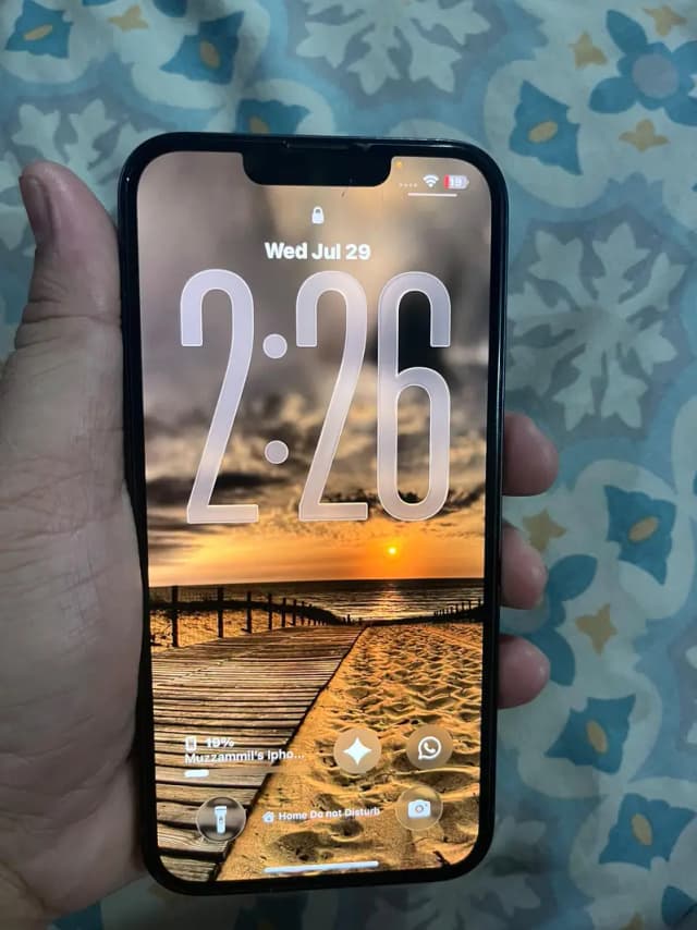 Apple iPhone 13