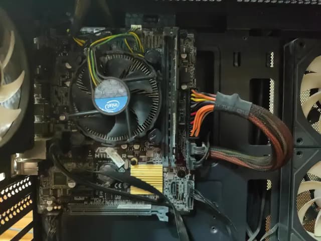 Intel Core i5-6500 6th Gen Processor + Asus H110 Motherboard